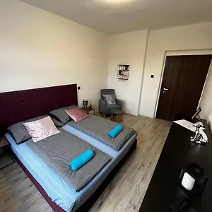 Large 3 Bedroom With Skyline View , Karlsbad Tschechische Republik